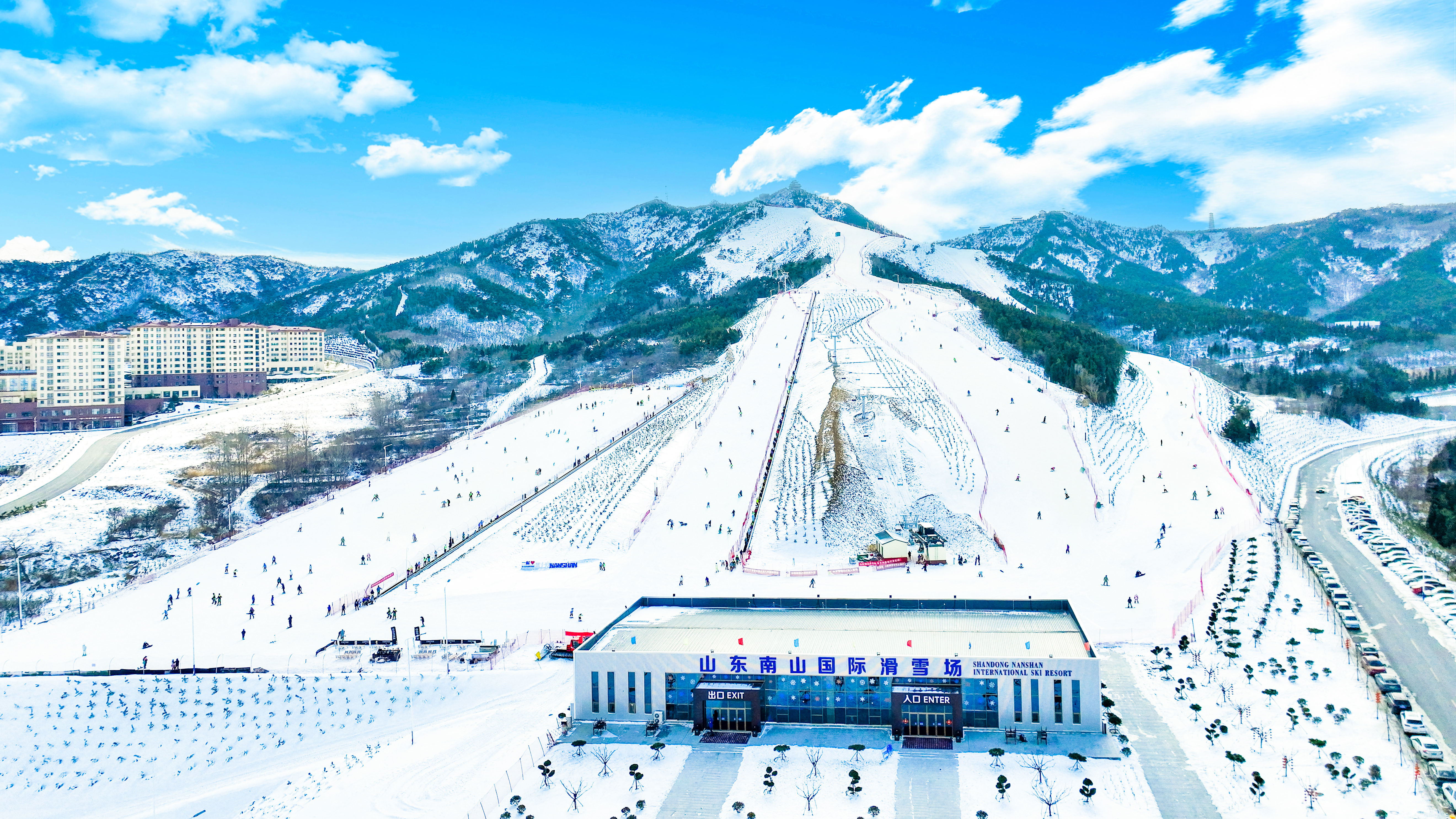 南(nan)山(shān)國(guo)際(ji)滑雪(xuě)場(chang)